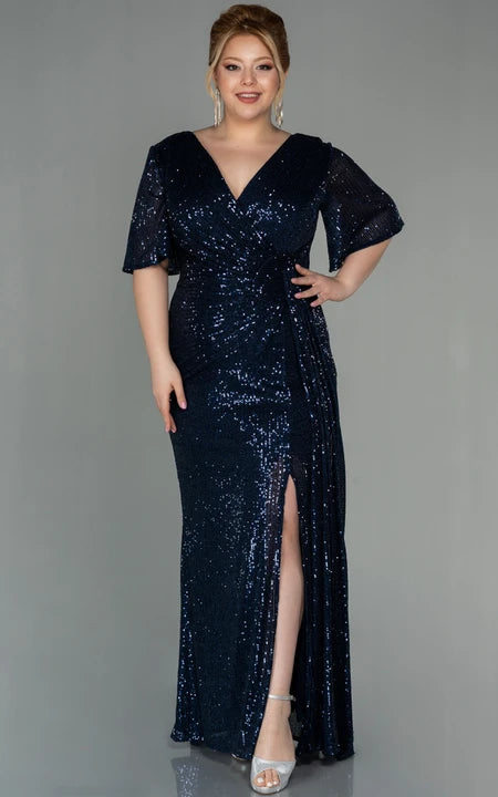 Empire-Kleid mit Schlitz vorne und Poet-Ärmeln, Rüschen und Übergröße für die Brautmutter