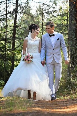 Ethereal Lace and Tulle Jewel-neck Sleeveless Bridal Gown