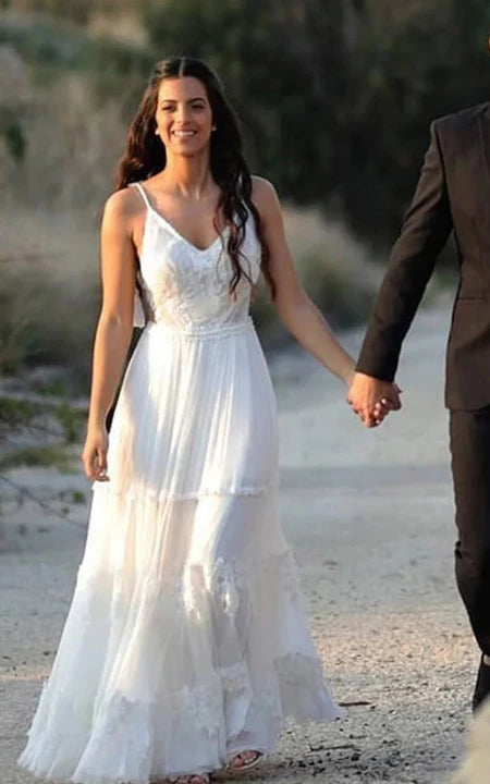 Boho Spaghetti Plissee Bodenlanges gestuftes Country Brautkleid