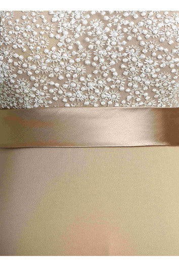 Robe de maternité en jersey à manches courtes et col bateau en dentelle