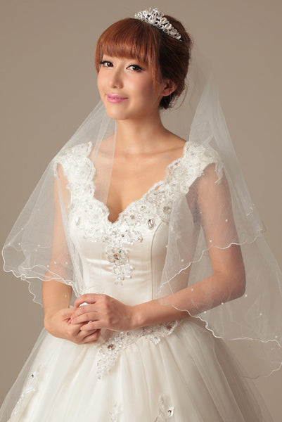 Simple Fingertip Short Tulle Wedding Veil with Beading