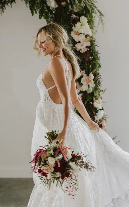 Abito da sposa da facciata in pizzo senza maniche spaghetti