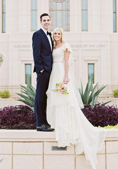 Flowy Beach Mangas cortas Cinturón de cuentas Garlón Modesto Vestido de novia