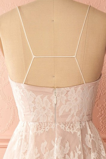 الدانتيل عالي منخفضة خط بلا أكمام فستان رسمي عتيقة مع الزهور