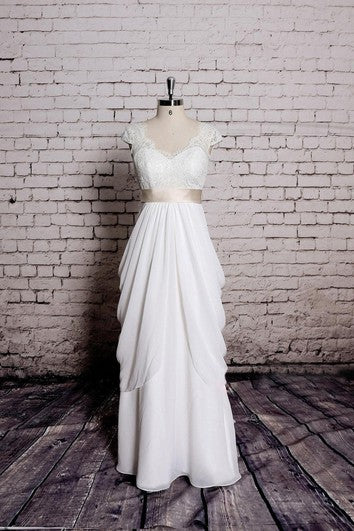 Šaty s krátkým rukávem, výstřihem do V, áčkového střihu, dlouhé, z šifonu s páskem z saténu