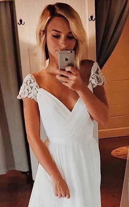 Brautkleid aus Chiffon mit geraffter Empire-Linie und Schleppe