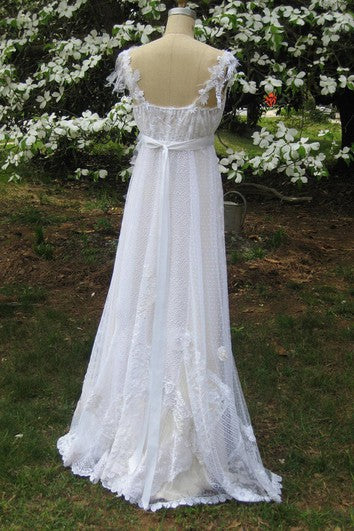 Svatební šaty bez rukávů s výstřihem do V, áčkového střihu, hippie styl s krajkou a mašlí