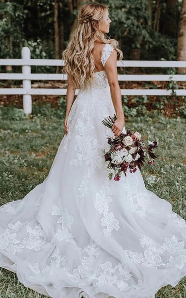 Robe de mariée trapèze en dentelle à décolleté en cœur