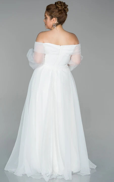 Večerní šaty plus size s dlouhým rukávem, iluzorním odhalením ramen, rozparkem vpředu a říší pod prsy