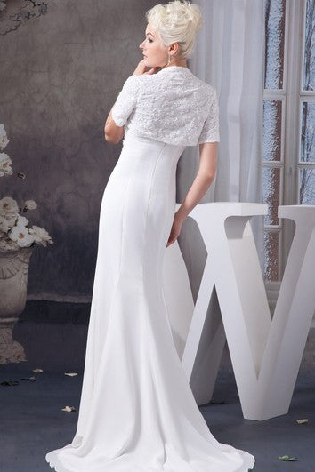 Trägerloser Etui-Bolero aus Chiffon und Kleid mit Spitze