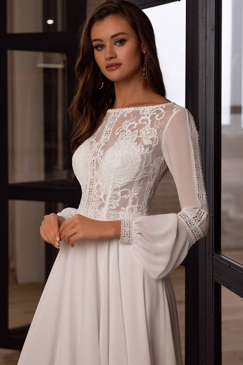 Bohemian šaty ve stylu Bateau A-line z šifónu a krajky s vlečkou a řasením na svatbu