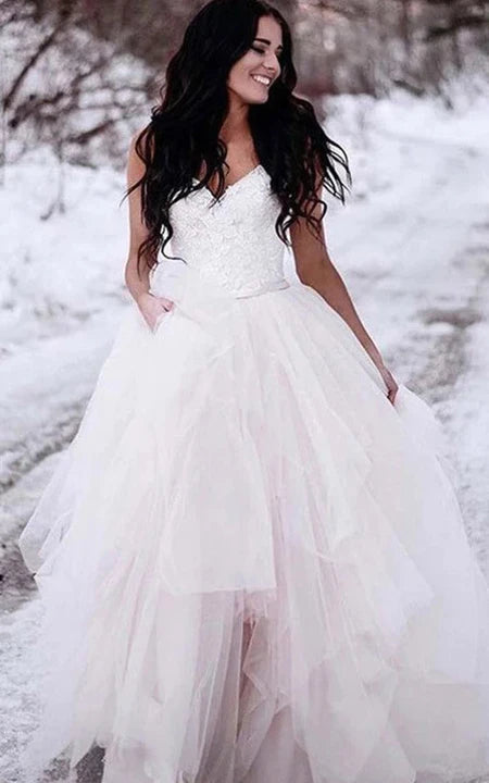Vestido de novia de vestidos de vecina de tul de invierno.