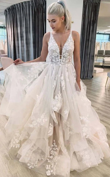 Sexy Plunged A-line Ball Gown Tulle Layered Lace Applique Wedding Dress