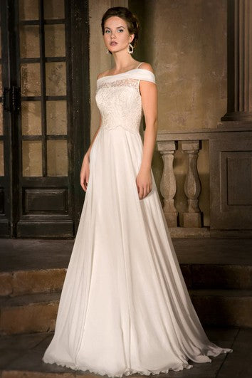 A abito in chiffon con manicotto con manicotto a spicco di una linea con pieghe e appliques