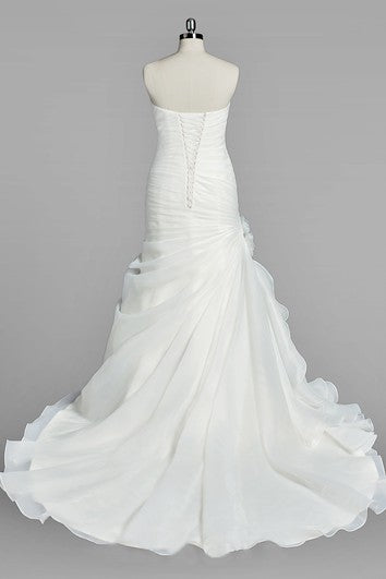 Sweetheart Mermaid Organza Wedding Dress With Ruching and Ruffles