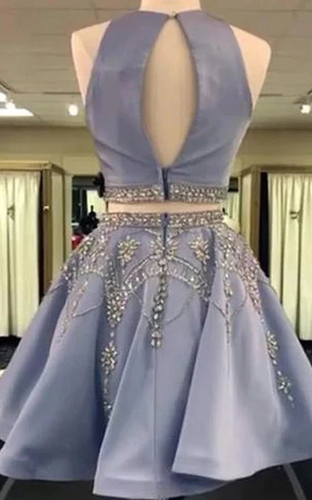 Dvoudílné modré krátké mini plesové šaty s výstřihem do oblouku a korálkovou výšivkou