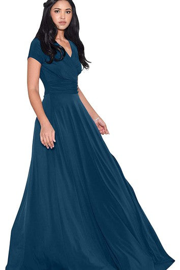 Modernes Jersey-Mutterkleid mit V-Ausschnitt und kurzen Ärmeln, überkreuzten Ärmeln und Falten