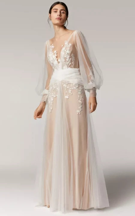 Robe de mariée éthérée à manches bouffantes en tulle et dentelle