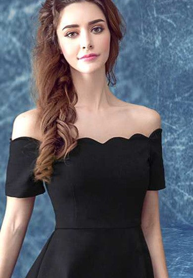 Šaty s krátkým rukávem, odhalenými rameny, áčkovým střihem, plisované, krátké, z elastanu