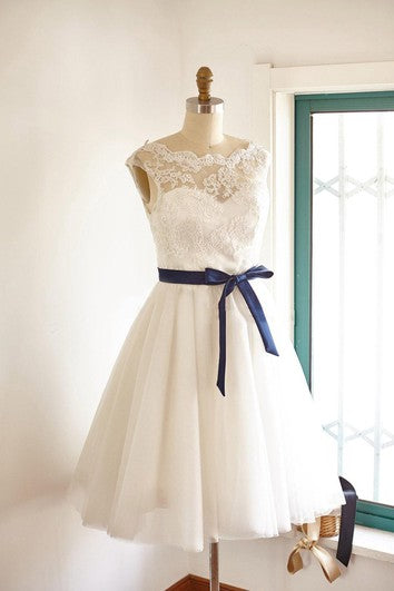 Bateau Sleeveless short A-line Wedding Dress With Appliques And bow