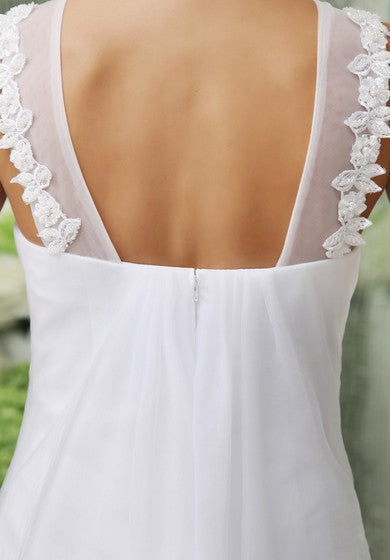 Jolie robe courte sans manches avec superposition en mousseline