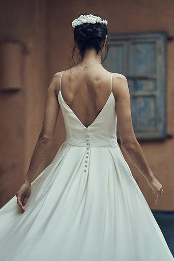 Sexy Chiffon Spaghetti Zippered Deep-V Back Wedding Dress with Pocket