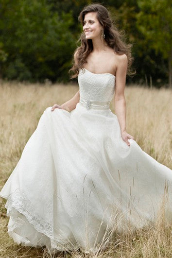 Robe de mariée bustier longue sans manches en dentelle avec broche
