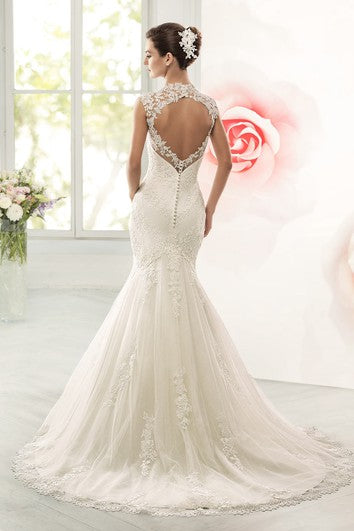 Mermaid Long Queen-Anne Sleeveless Keyhole Lace Dress With Appliques And Waist Jewellery