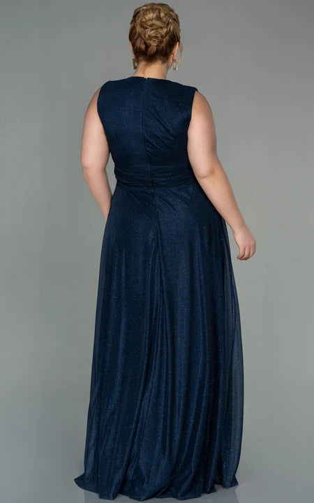 Šaty večerní plus size s flitry, výstřihem do V, rozparkem vpředu a básnickými rukávy