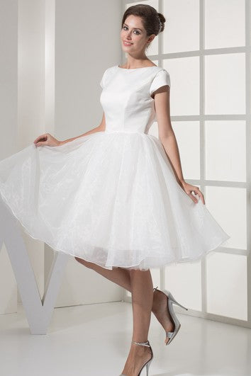 Midikleid in A-Linie mit Miniärmeln und Falten