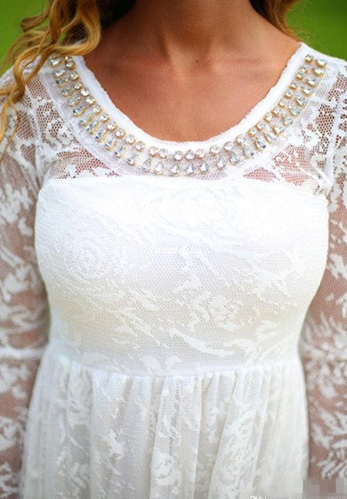 Vestido de novia de rodilla de encaje de mangas largas clásicas con cuentas