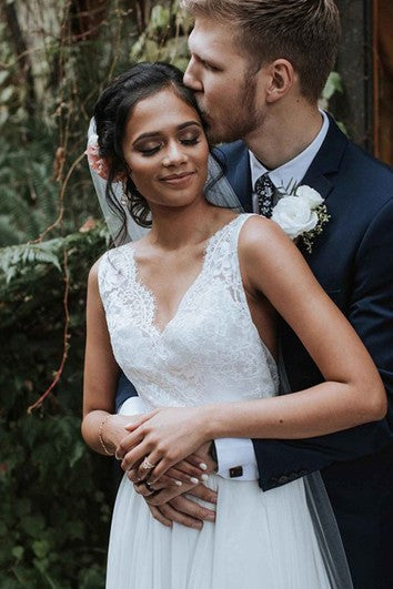 Bohémské Šaty na Svatební Obřad bez Rukávů s Lodičkovým Výstřihem a Volánem s Mašlí