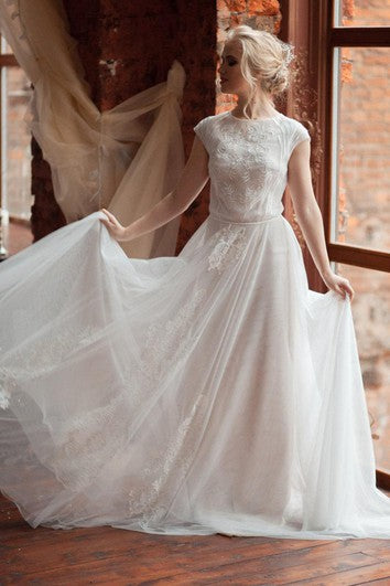 Scoop-Neck Cap-Sleeve Tulle Pleated Appliqued Dress With Illusion And Beading