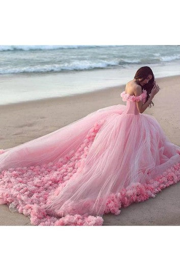 Elfenrosa schulterfreies Brautkleid aus Tüll mit Schleppe