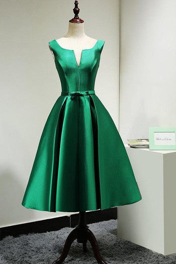 Šaty s výstřihem do V, plisované, áčkové, saténové, délka po kotníky, se šněrováním a mašlí