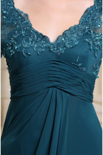 Maxi šaty s véčkovým výstřihem, říšským střihem, průsvitnými rukávy a aplikacemi