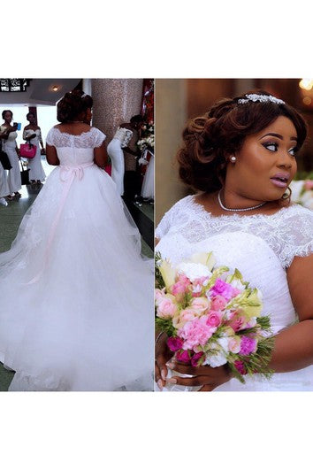 Wunderschöne Brautkleider in Übergröße, Sommer-Spitzen-Flügelärmel, A-Linie, Strand-Brautkleider mit rosa Schleife und Schärpe, Tüll, bauschige Brautkleider