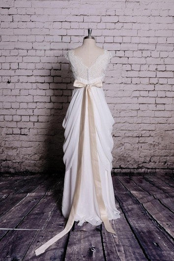 Šaty s krátkým rukávem, výstřihem do V, áčkového střihu, dlouhé, z šifonu s páskem z saténu