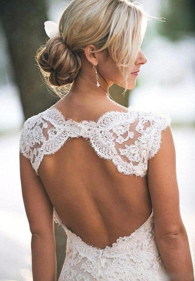 Robe longue en dentelle à manches courtes et col en V avec trou de serrure dans le dos