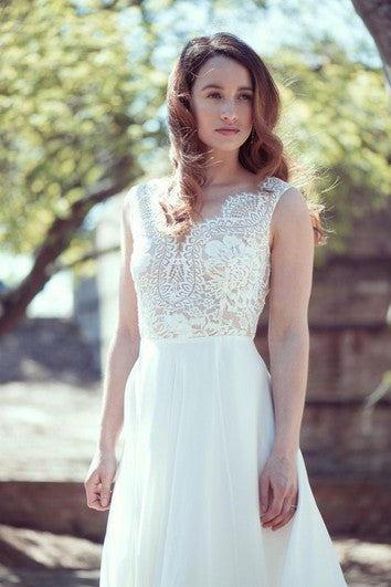 Lace and Chiffon Sleeveless A-Line Dress With Side Slit and V-Neck