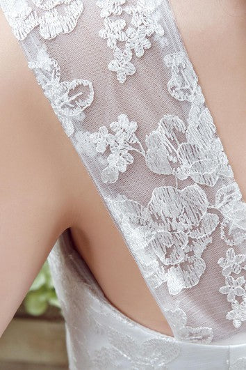 Elegantní krajková svatební šaty ve tvaru srdce A-line s vlečkou a šněrováním