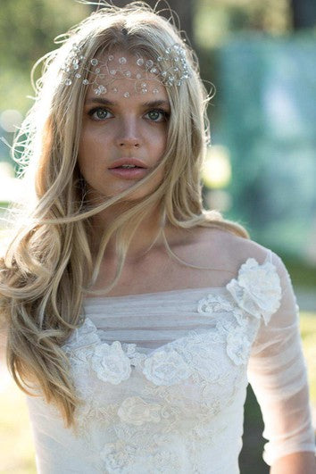 Abito da sposa con bottone in pizzo in tulle di chiffon