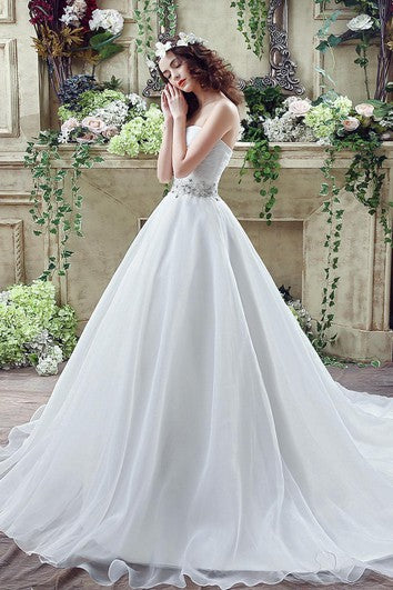 Chic White Sweetheart Beadings Wedding Dress Court Train Lace-up