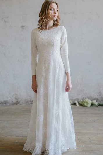 Robe de mariée élégante en dentelle à encolure dégagée et manches 3/4