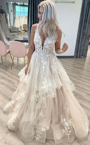 Sexy Plunged A-line Ball Gown Tulle Layered Lace Applique Wedding Dress