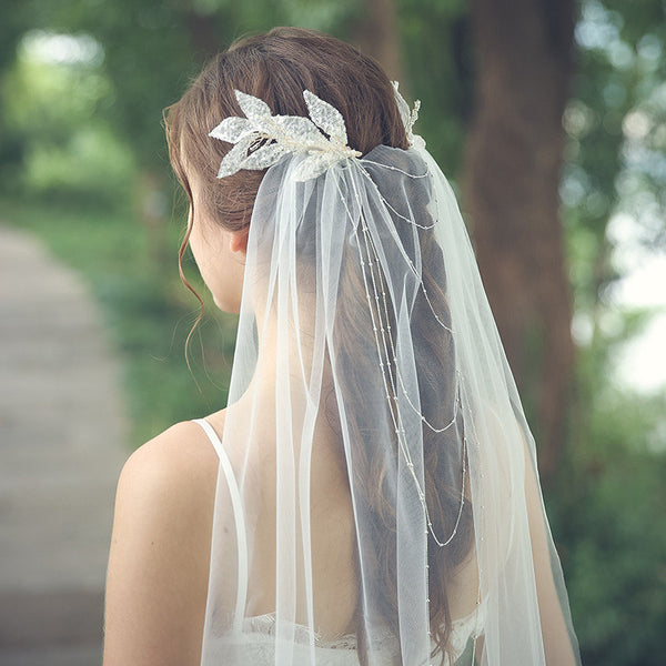 Simple Style Mid-length Beaded Veil 