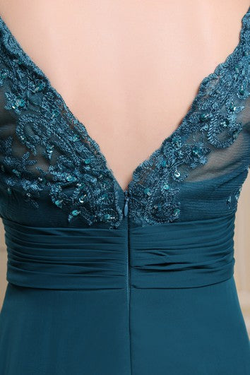 Maxi šaty s véčkovým výstřihem, říšským střihem, průsvitnými rukávy a aplikacemi