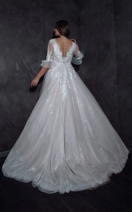 Robe de mariée trapèze à manches mi-longues et col en V avec appliques en dentelle