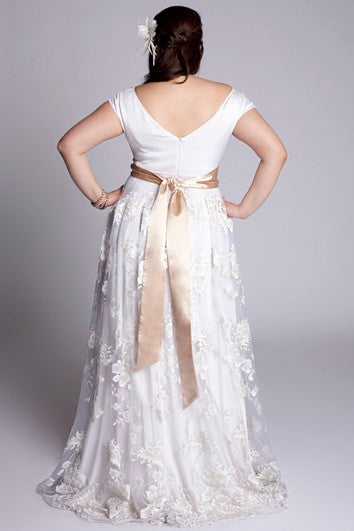 Plus Size Off-Shoulder A-Line Vintage Lace Floor Length Wedding Gown With Sash