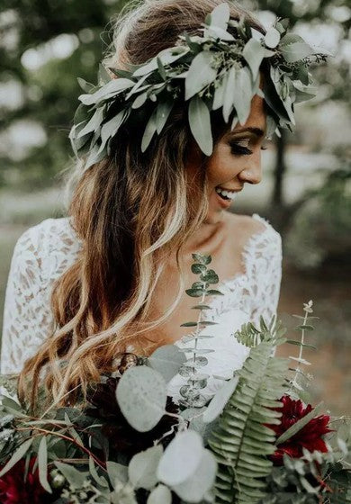 Robe de mariée en dentelle à deux pièces avec col en V et traîne longue au sol, manches 3-4 et dos illusion